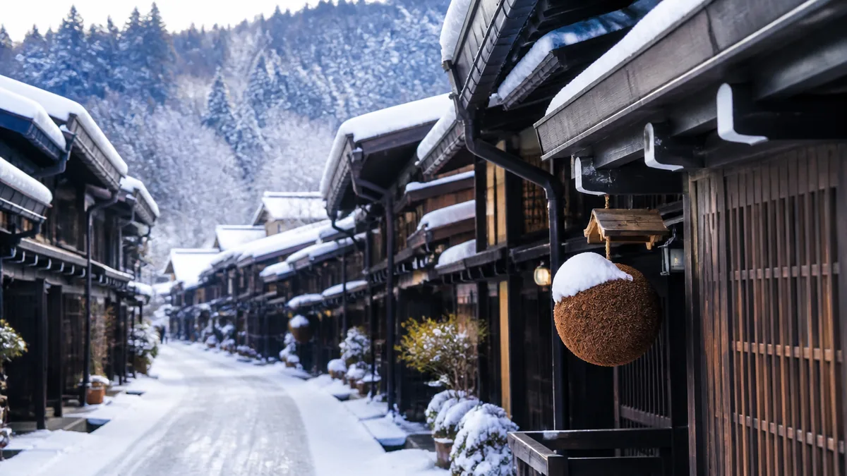 高山の雪はいつから？｜冬の飛騨高山で訪れたい絶景・グルメ・ドライブ完全ガイドのアイキャッチ画像