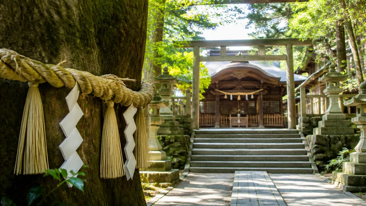 1900年の歴史が宿る祈りの社へ|心願成就と浄化を求める3か所の解説画像