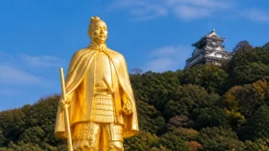 織田信長像は岐阜に2体｜黄金像と若き日の像の見どころ・アクセス完全ガイドのアイキャッチ画像
