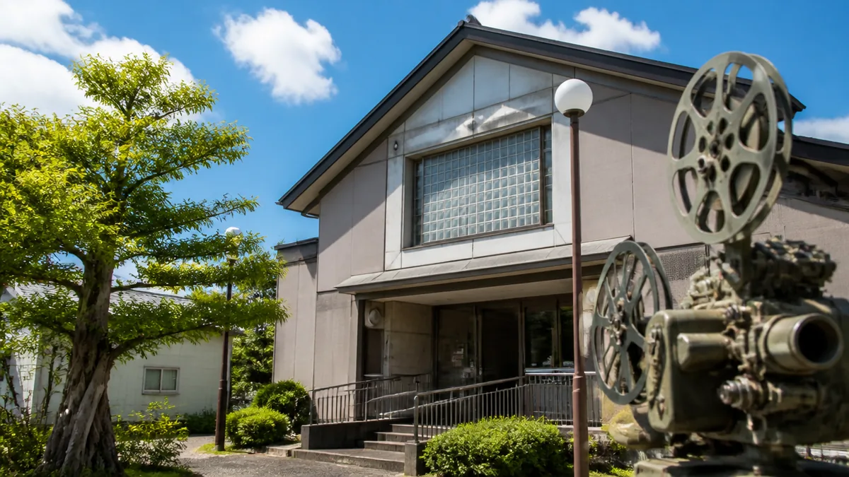 羽島市歴史民俗資料館・映画資料館は「映画館の跡地に建った資料館」だったの解説画像