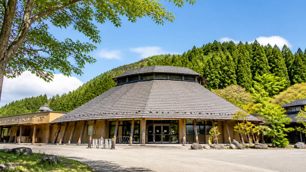 道の駅飛騨街道なぎさはなぜ竪穴住居の形をしている?|久々野が抱える縄文の記憶の解説画像