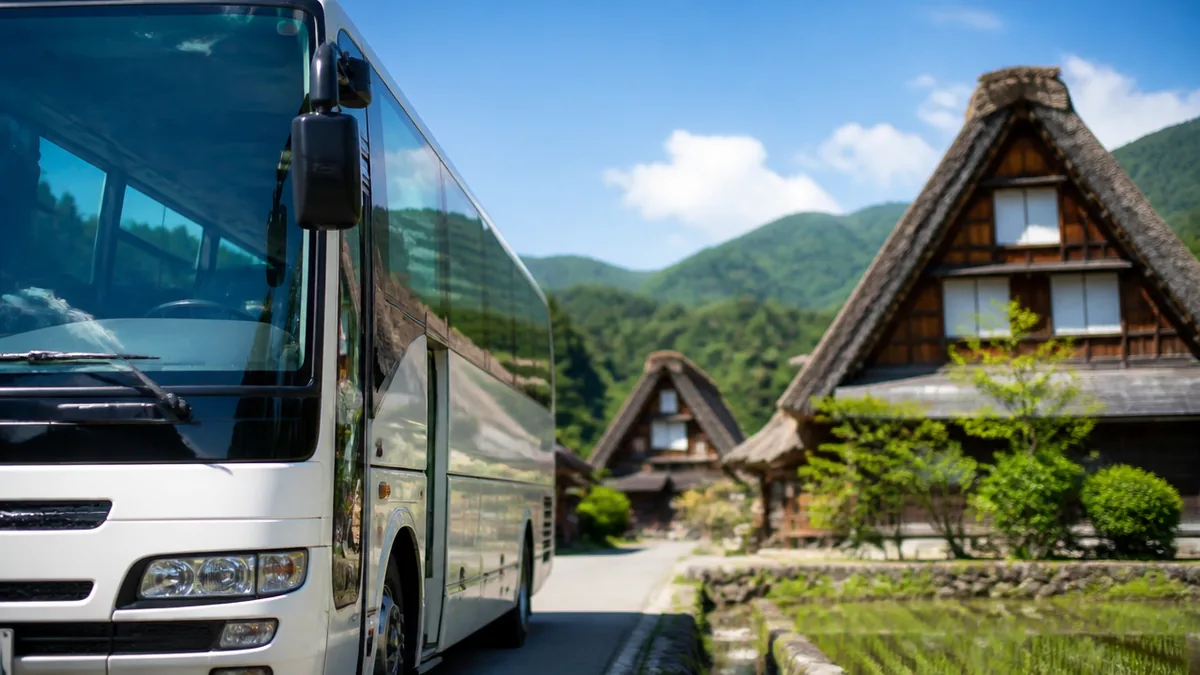 金沢から白川郷へのバスは1日9便、片道2,800円で1時間15分の解説画像