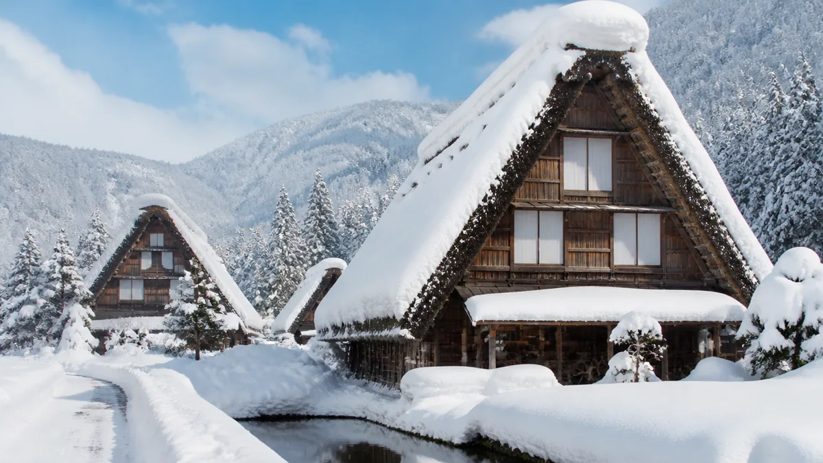 白川郷の雪はいつ本番を迎える？平年値で読む積雪のピークの解説画像