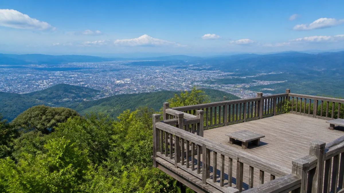 百々ヶ峰展望台は岐阜市で一番高い417.86m｜3ルートの所要時間と無料駐車場179台ガイドのアイキャッチ画像